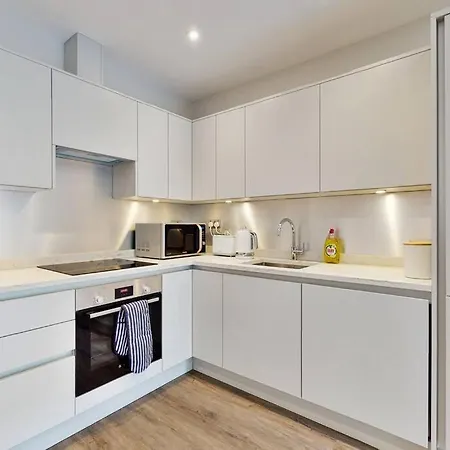 Elegant 2Bed Flat 10Min To Wimbledon Tennis Courts Лондон Экстерьер фото